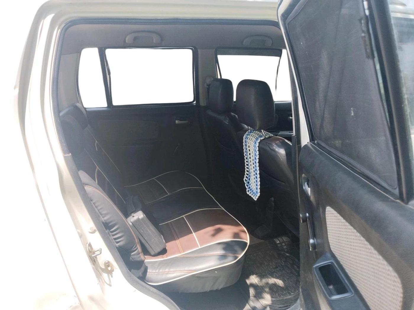 2015 Maruti Wagon R 1.0 LXI CNG, CNG, Manual, 1,24,266 km, interior
