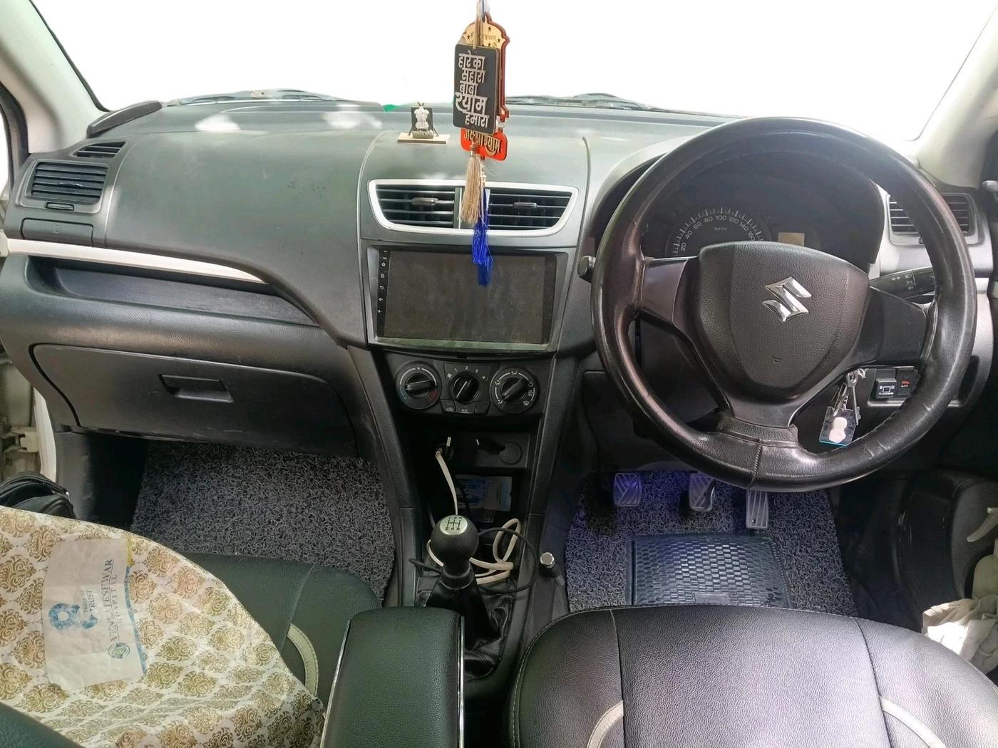 2016 Maruti Swift LXI (O), CNG, Manual, 1,49,530 km, interior