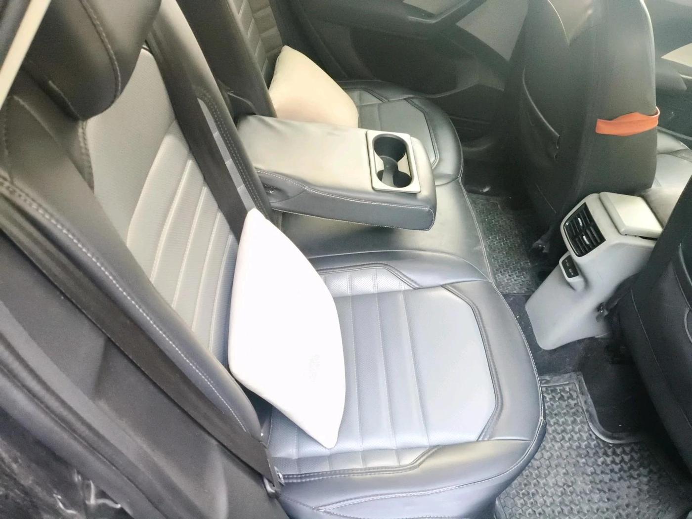 2022 Skoda KUSHAQ AMBITION 1.0L TSI AT, Petrol, Automatic, 50,601 km, interior