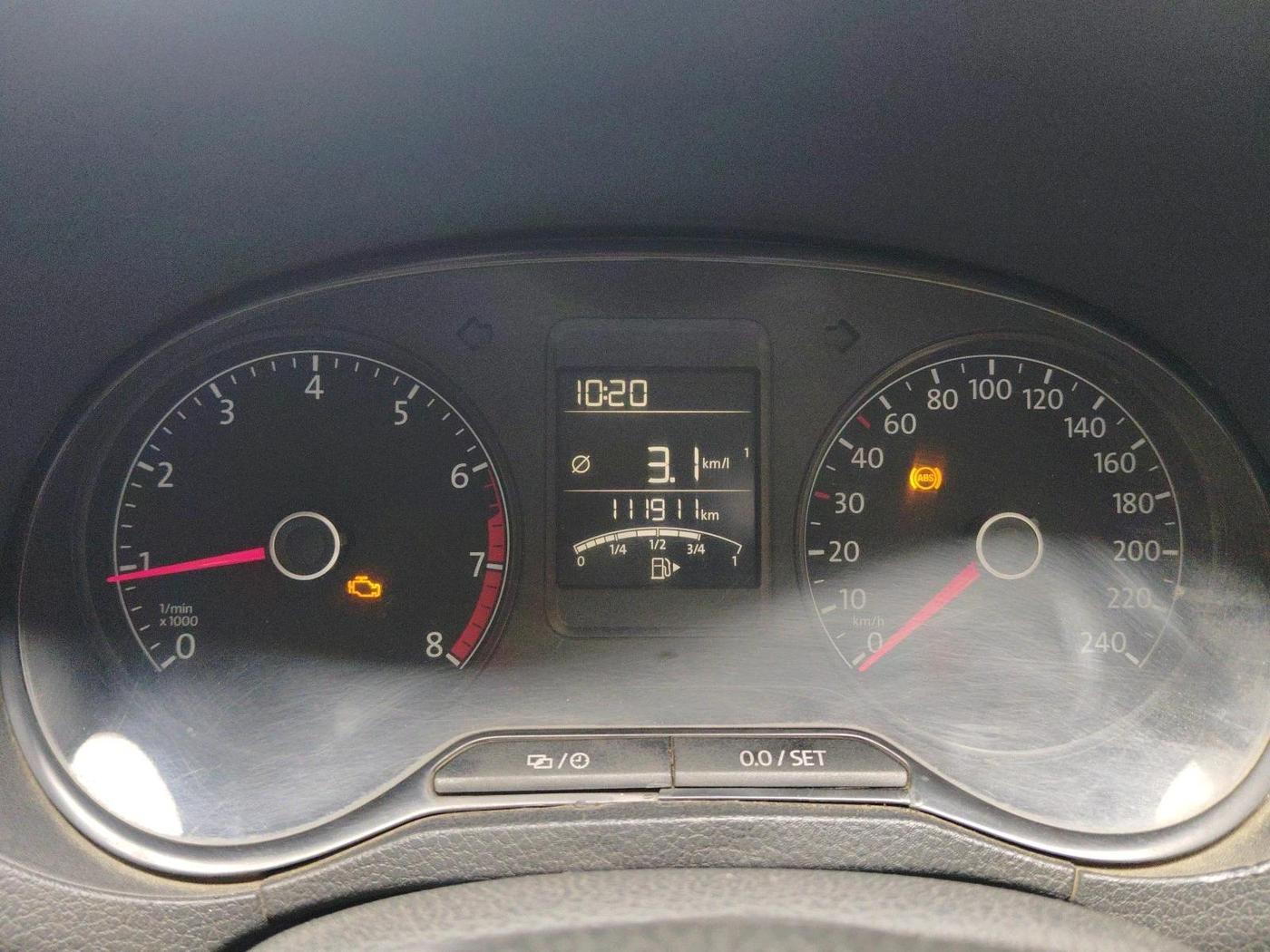 2016 Volkswagen Ameo HIGHLINE1.2L, Petrol, Manual, 1,11,911 km, interior