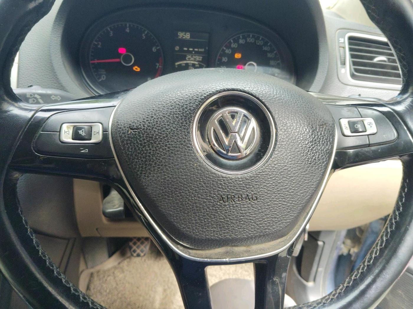 2016 Volkswagen Ameo HIGHLINE1.2L, Petrol, Manual, 1,11,911 km, interior