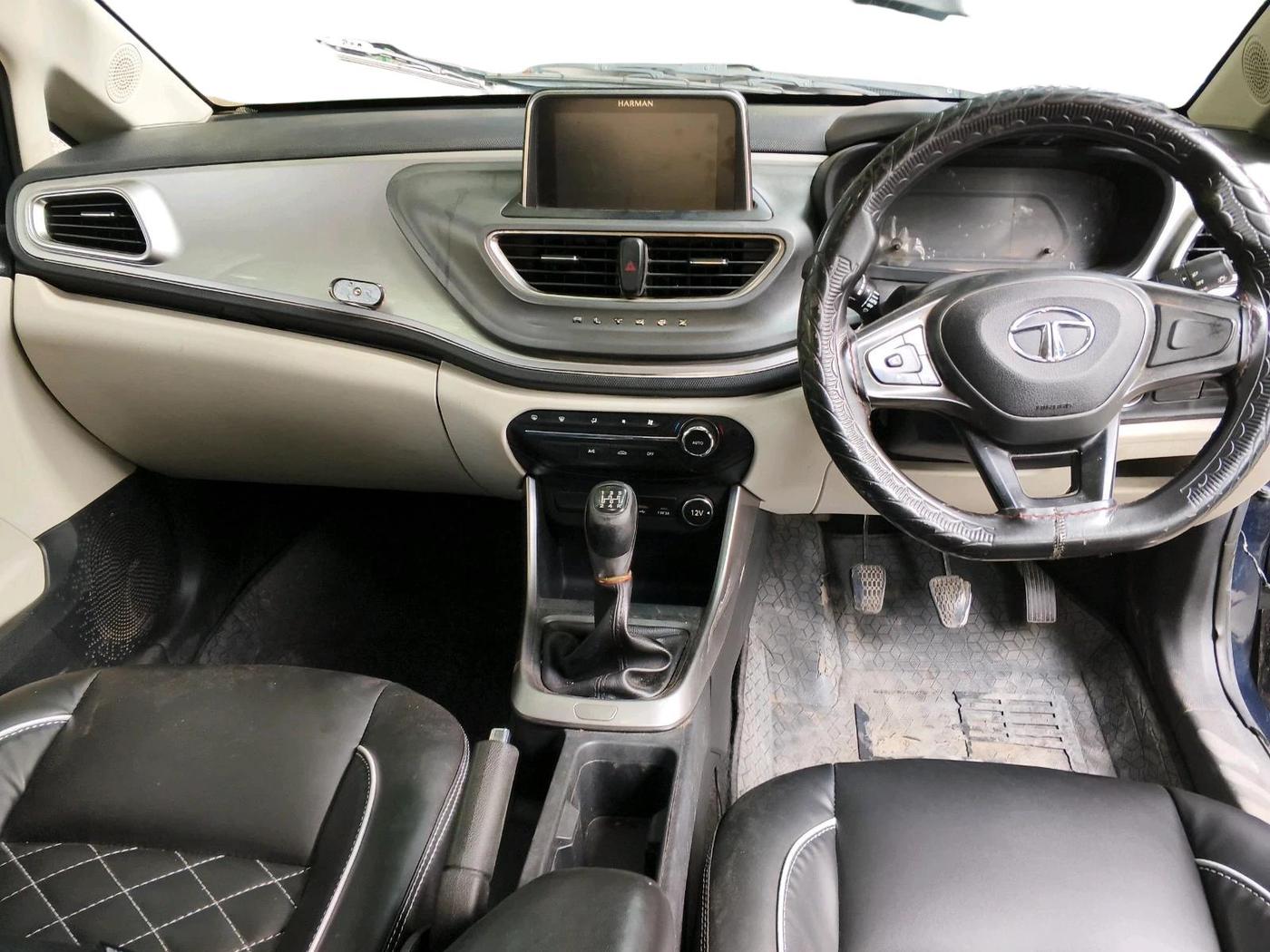 2023 Tata ALTROZ XZ CNG, CNG, Manual, 64,599 km, interior