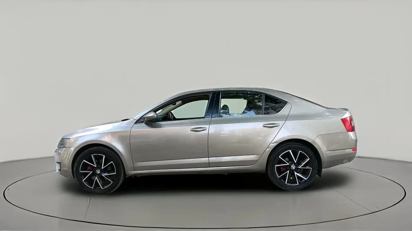 2014 Skoda Octavia ELEGANCE 1.8 TSI AT, Petrol, Automatic, 1,09,275 km, exterior