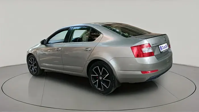 2014 Skoda Octavia ELEGANCE 1.8 TSI AT, Petrol, Automatic, 1,09,275 km, exterior