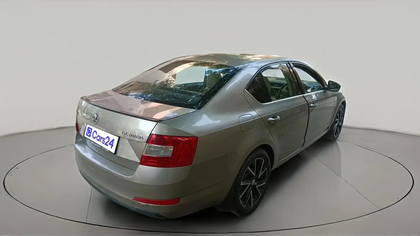 2014 Skoda Octavia ELEGANCE 1.8 TSI AT, Petrol, Automatic, 1,09,275 km, exterior