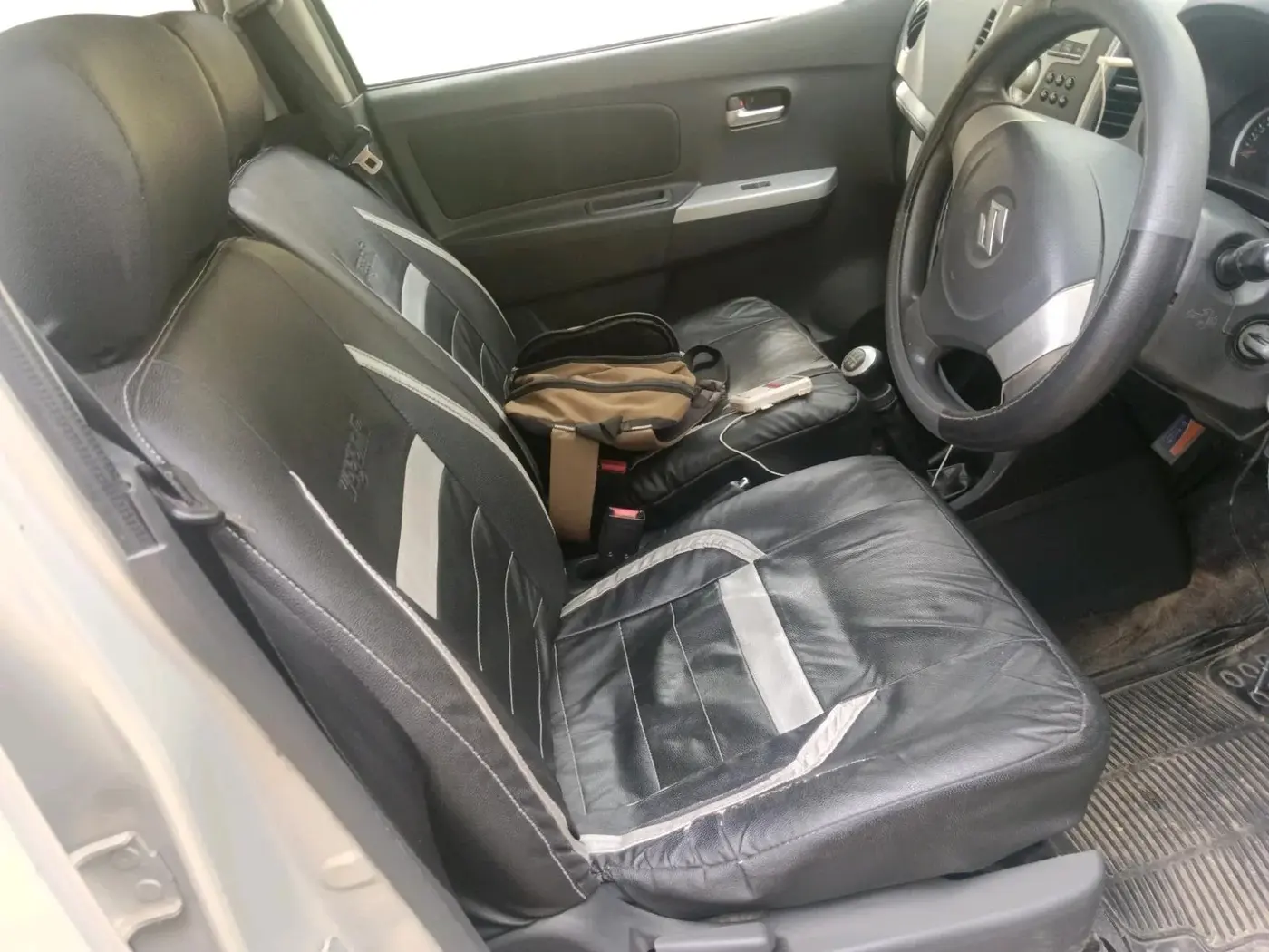 2012 Maruti Wagon R 1.0 VXI, Petrol, Manual, 87,000 km, interior