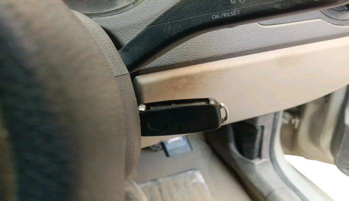 2013 Volkswagen Vento COMFORTLINE 1.6, CNG, Manual, 1,45,508 km, interior