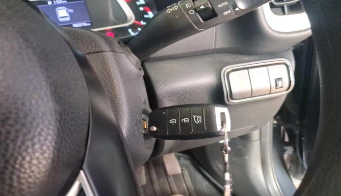 2020 KIA SONET HTK PLUS 1.0 IMT, Petrol, Manual, 87,287 km, interior