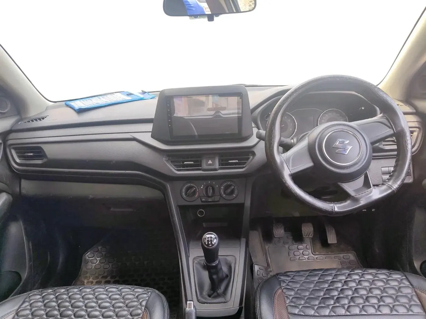 2024 Maruti BREZZA LXI, Petrol, Manual, 18,139 km, interior