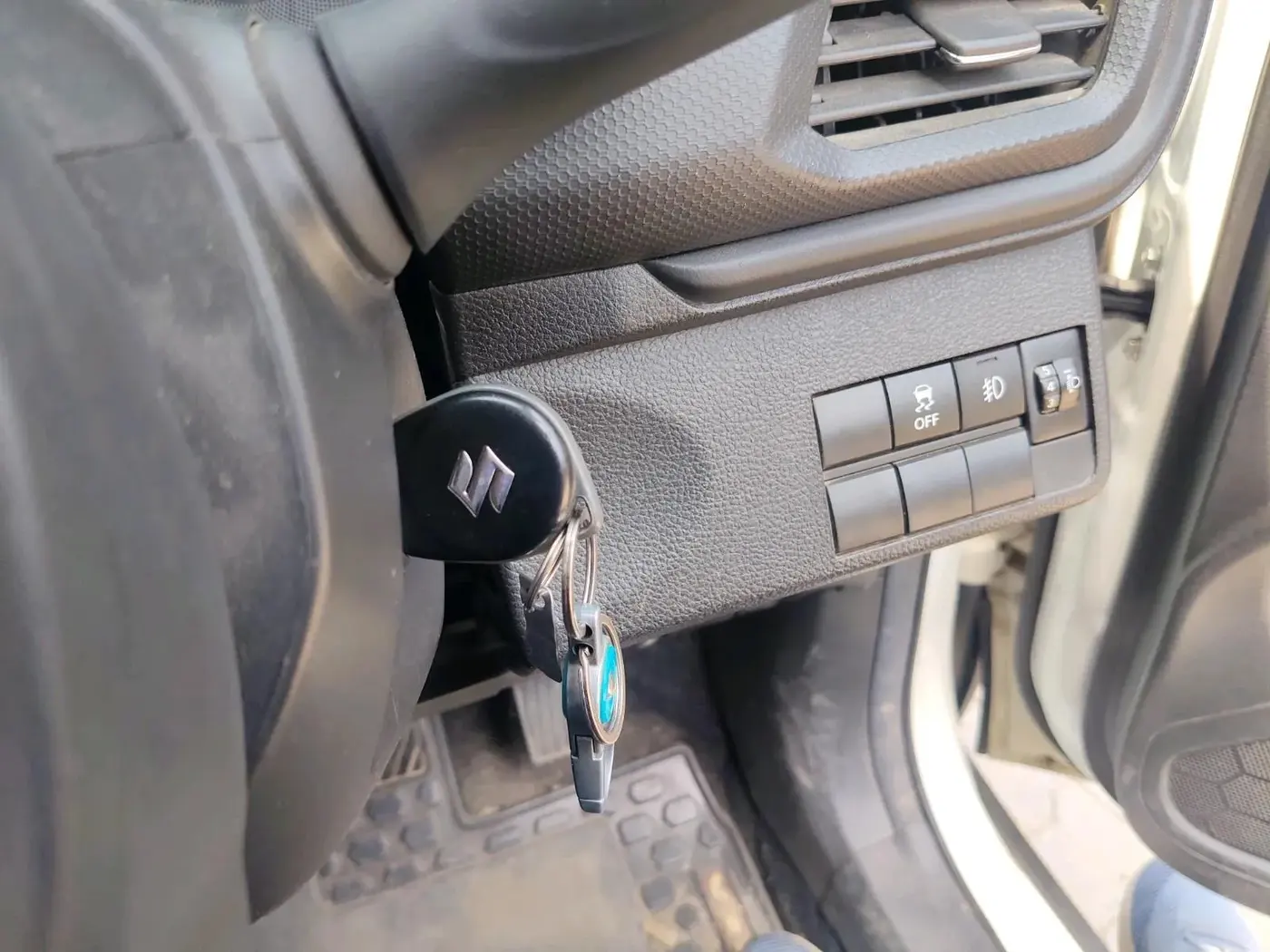 2024 Maruti BREZZA LXI, Petrol, Manual, 18,139 km, interior