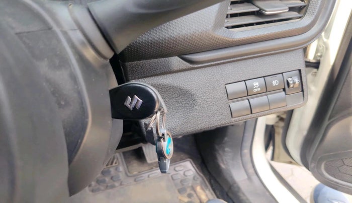 2024 Maruti BREZZA LXI, Petrol, Manual, 18,139 km, interior