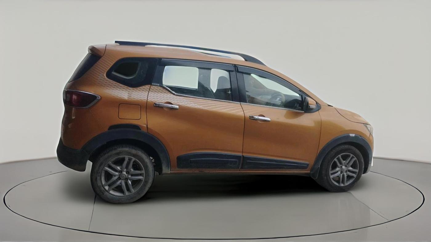 2019 Renault TRIBER RXZ, Petrol, Manual, 51,075 km, exterior