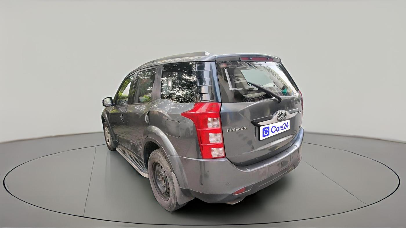 2016 Mahindra XUV500 W6 AT 1.99, Diesel, Automatic, 77,997 km, exterior