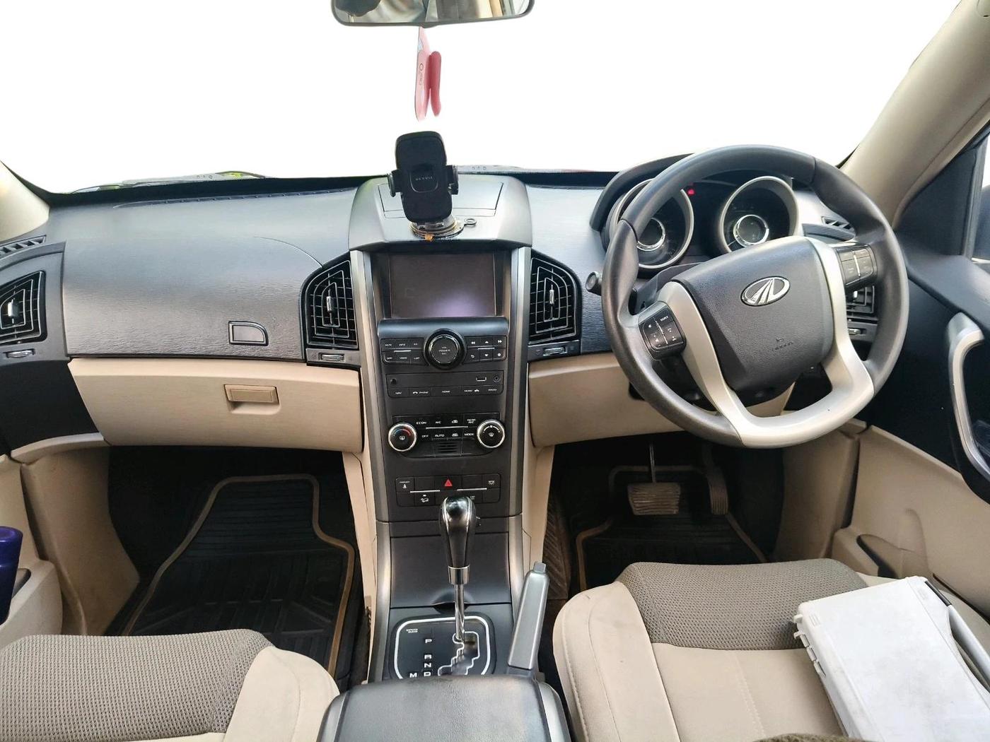 2016 Mahindra XUV500 W6 AT 1.99, Diesel, Automatic, 77,997 km, interior