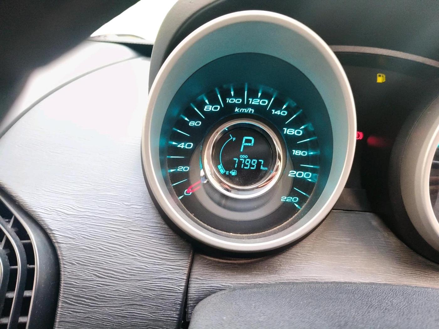 2016 Mahindra XUV500 W6 AT 1.99, Diesel, Automatic, 77,997 km, interior