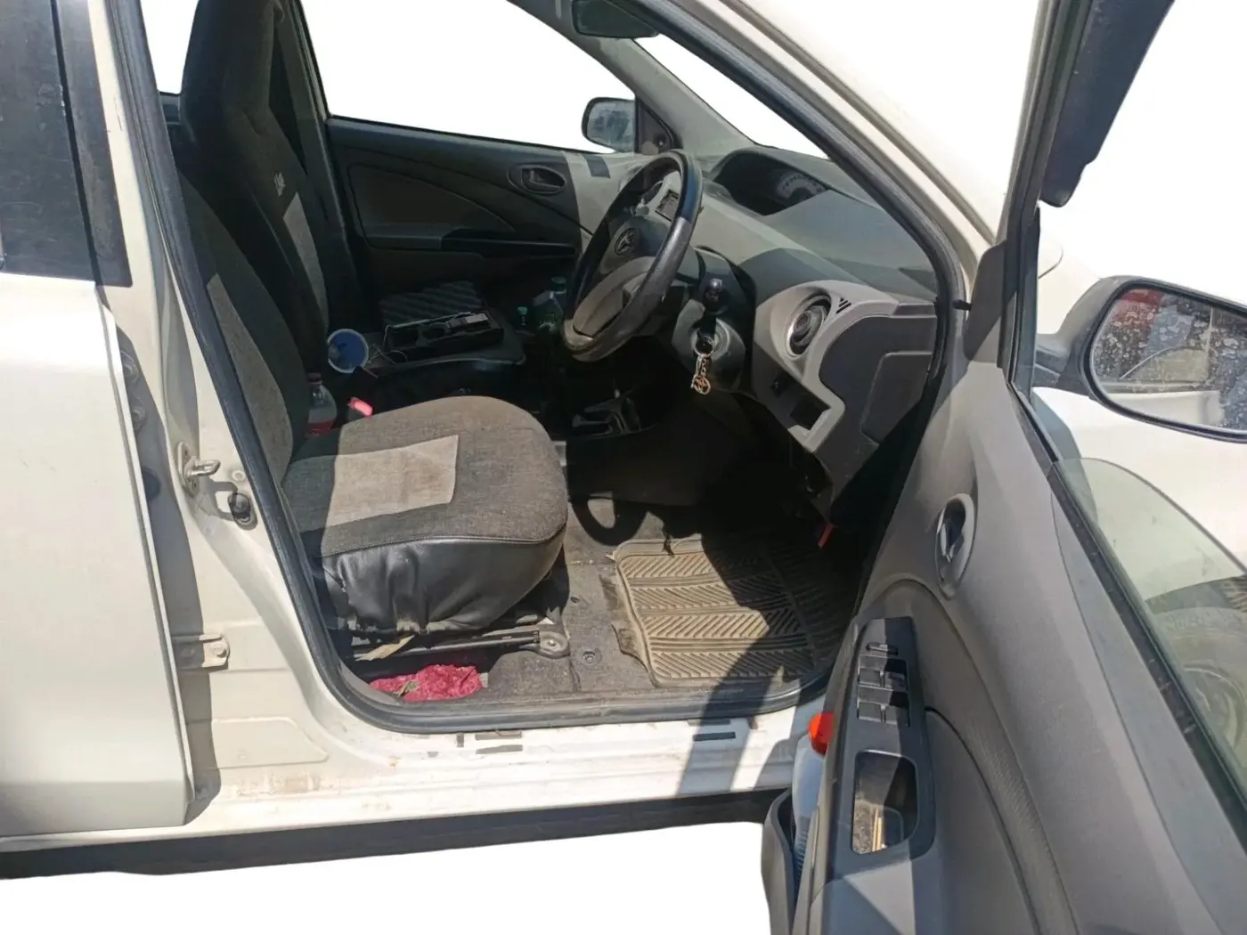 2011 Toyota Etios Liva G, Petrol, Manual, 53,534 km, interior