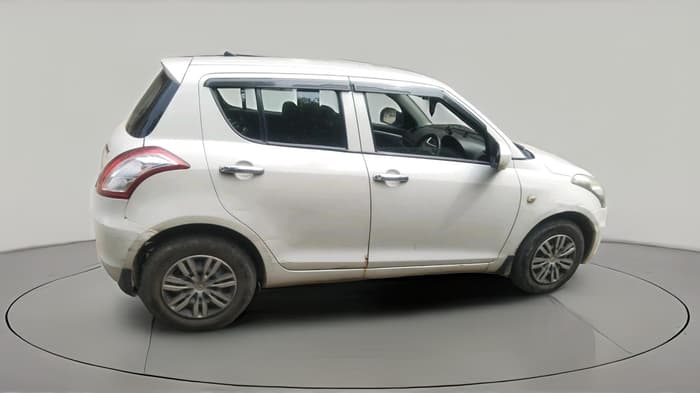 2017 Maruti Swift LXI, Petrol, Manual, 1,36,338 km, exterior