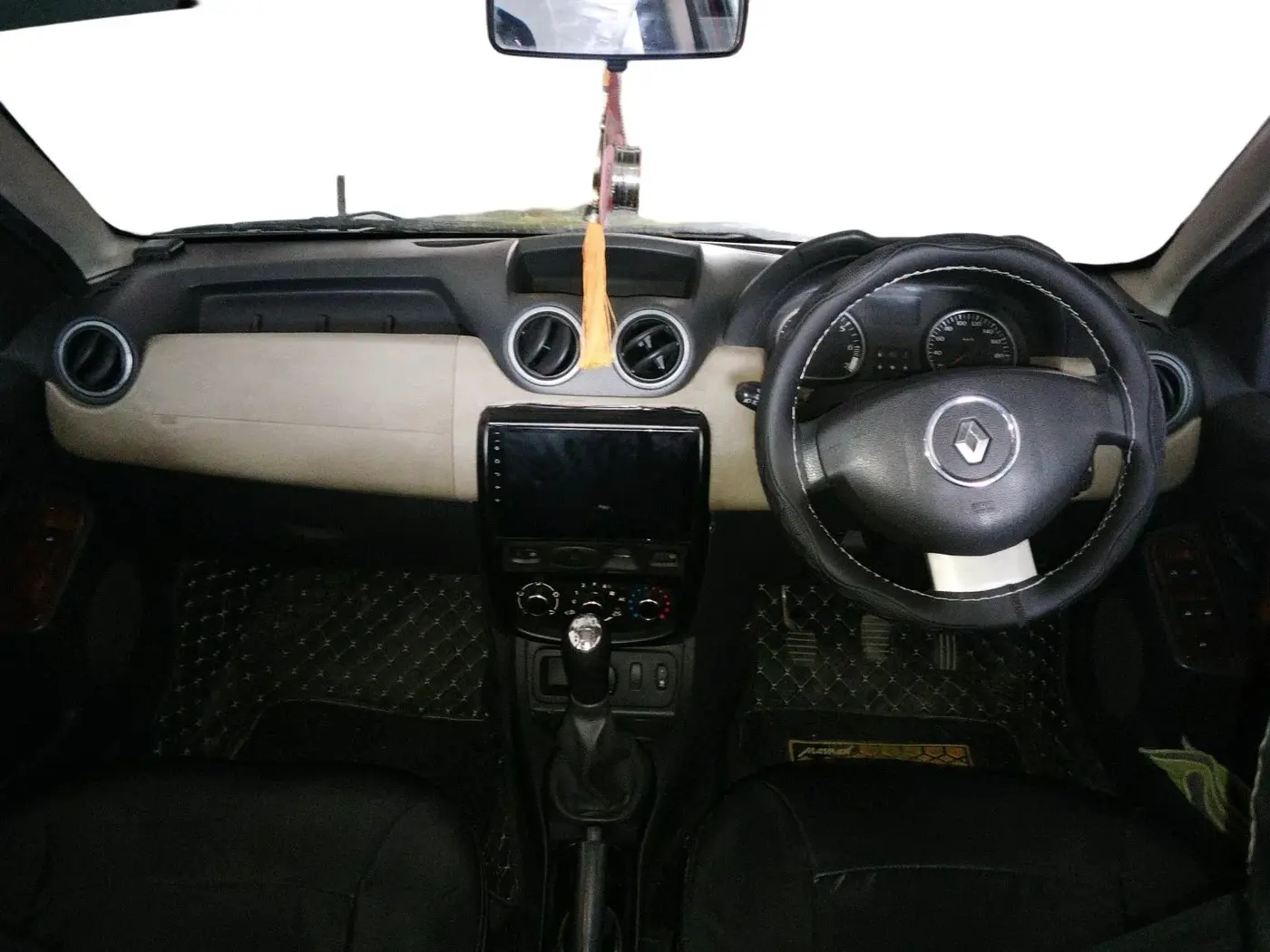 2014 Renault Duster RXE PETROL, Petrol, Manual, 76,071 km, interior