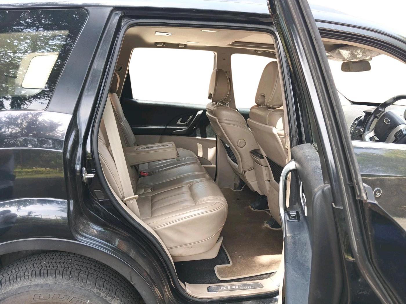 2017 Mahindra XUV500 W10 1.99, Diesel, Manual, 24,155 km, interior