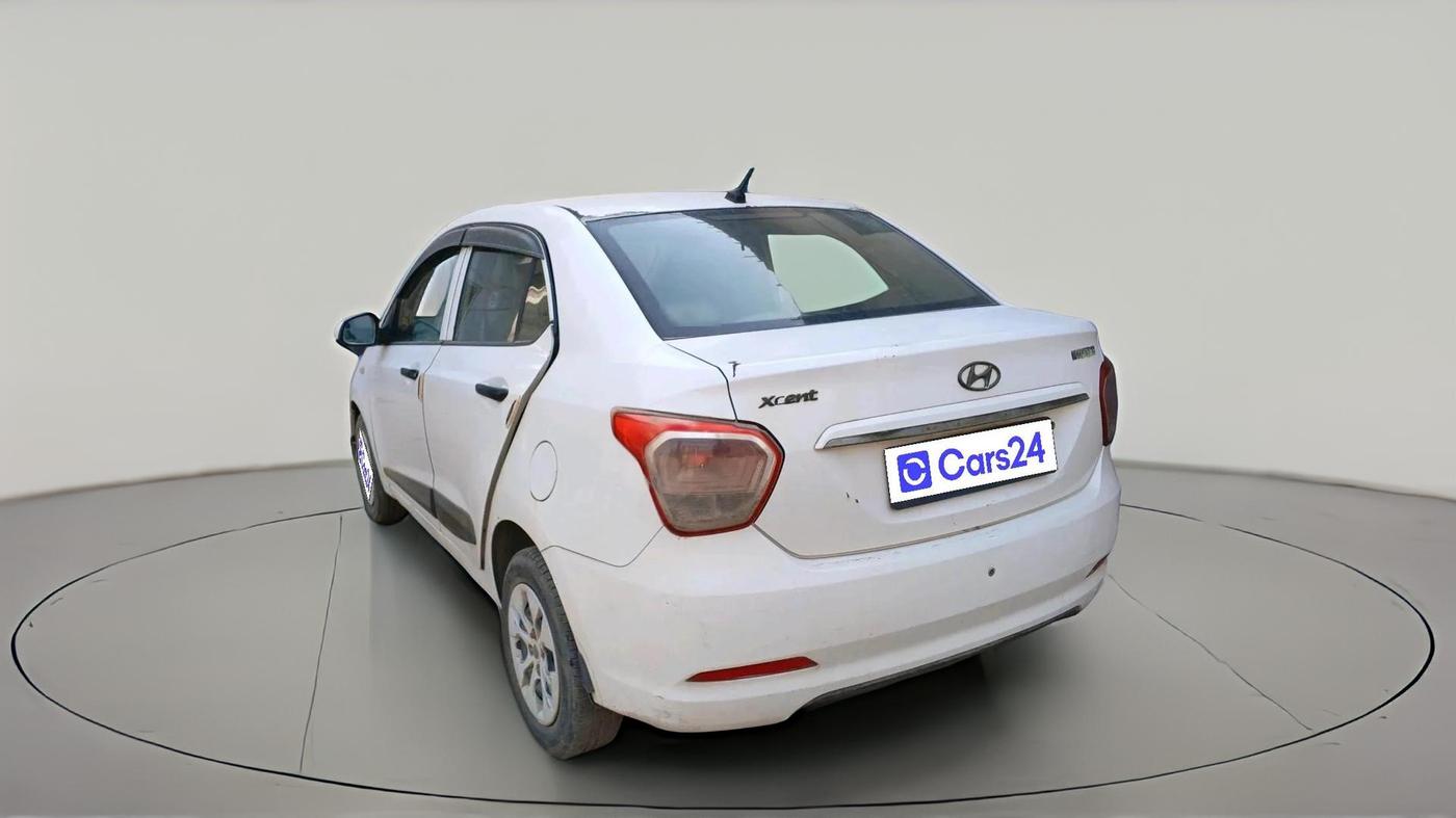 2015 Hyundai Xcent BASE 1.2, CNG, Manual, 1,80,250 km, exterior