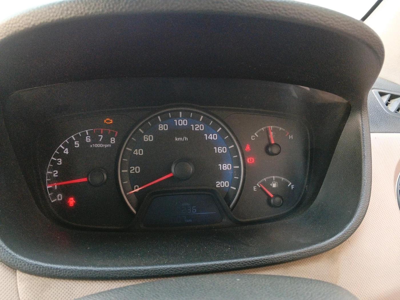 2015 Hyundai Xcent BASE 1.2, CNG, Manual, 1,80,250 km, interior