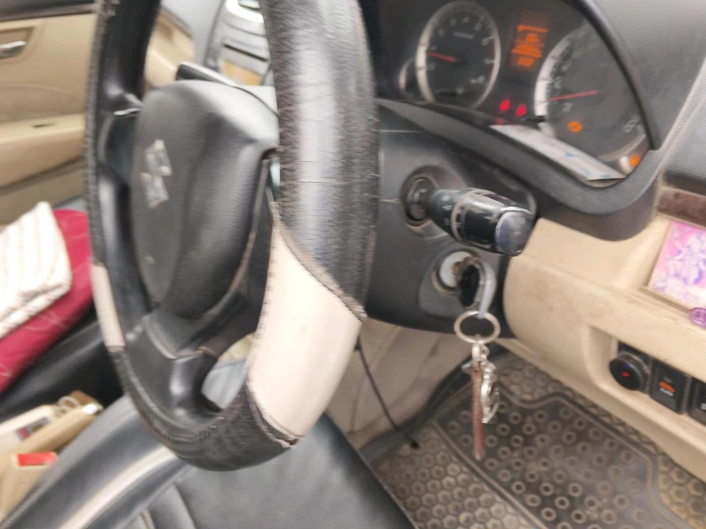 2014 Maruti Swift Dzire VXI, Petrol, Manual, 1,40,854 km, interior