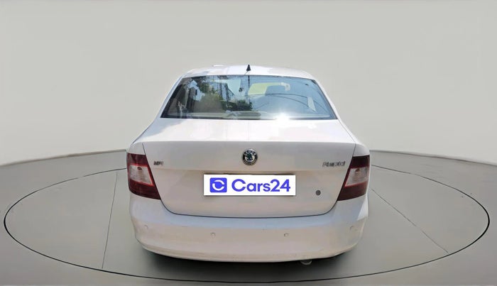 2011 Skoda Rapid AMBITION 1.6 MPI MT, Petrol, Manual, 50,456 km, exterior