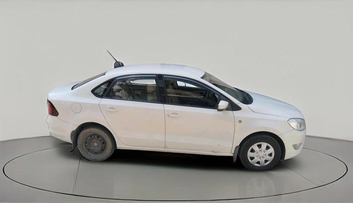 2011 Skoda Rapid AMBITION 1.6 MPI MT, Petrol, Manual, 50,456 km, exterior