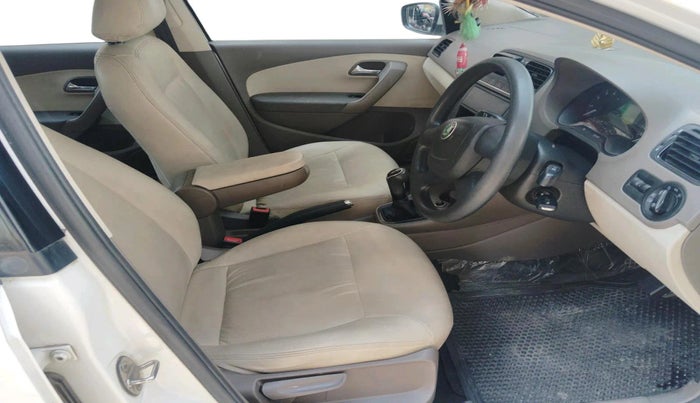 2011 Skoda Rapid AMBITION 1.6 MPI MT, Petrol, Manual, 50,456 km, interior