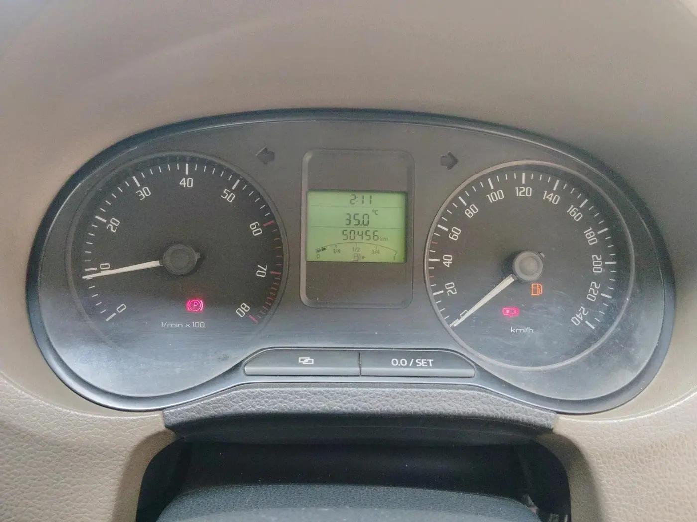 2011 Skoda Rapid AMBITION 1.6 MPI MT, Petrol, Manual, 50,456 km, interior