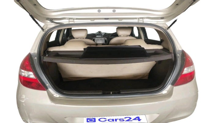 2011 Hyundai i20 MAGNA 1.2, Petrol, Manual, 1,00,222 km, exterior