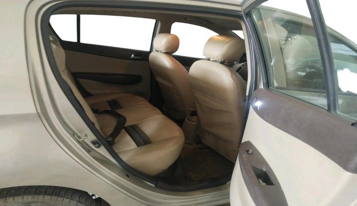 2011 Hyundai i20 MAGNA 1.2, Petrol, Manual, 1,00,222 km, interior