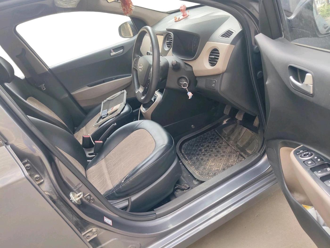 2019 Hyundai Grand i10 SPORTZ 1.2 KAPPA VTVT, Petrol, Manual, 1,07,380 km, interior