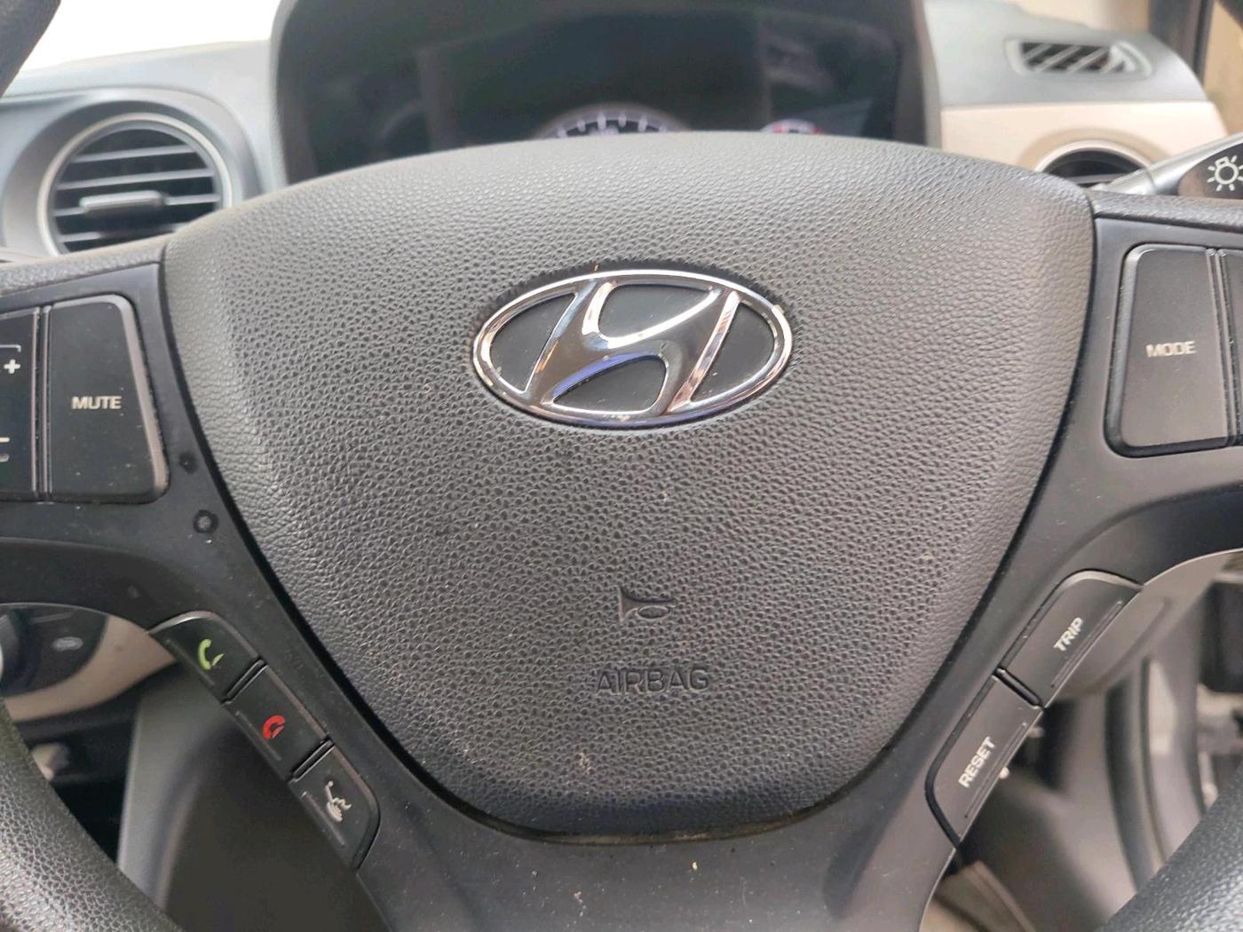 2019 Hyundai Grand i10 SPORTZ 1.2 KAPPA VTVT, Petrol, Manual, 1,07,380 km, interior