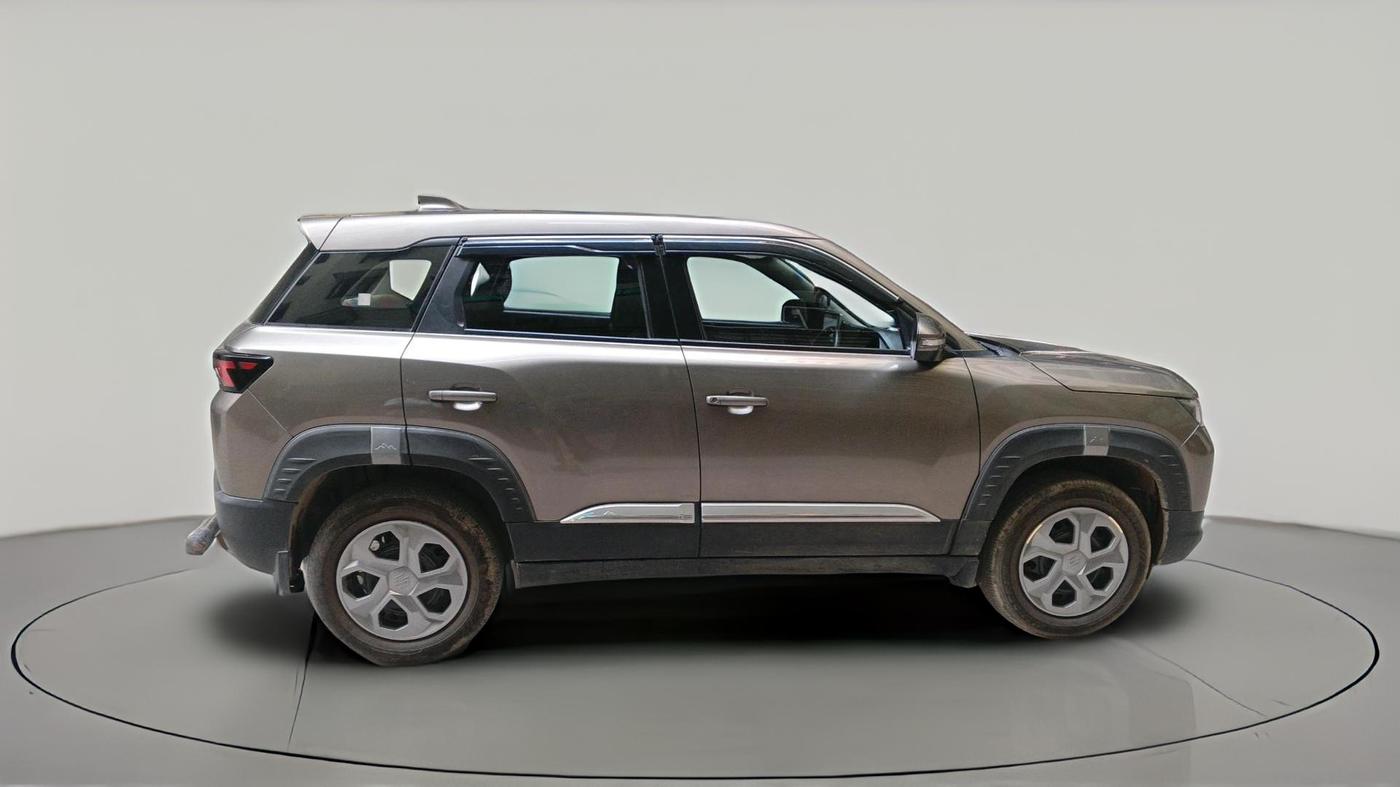 2025 Maruti BREZZA LXI S- CNG, CNG, Manual, 24,670 km, exterior