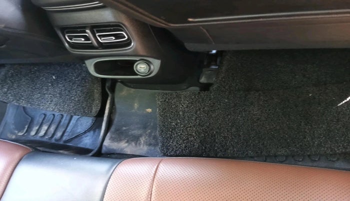 2023 Hyundai ALCAZAR PLATINUM 1.5 TURBO PETROL MT 7STR, Petrol, Manual, 27,489 km, interior