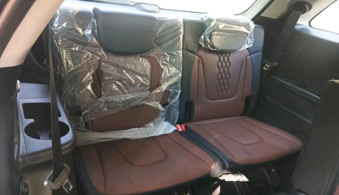 2023 Hyundai ALCAZAR PLATINUM 1.5 TURBO PETROL MT 7STR, Petrol, Manual, 27,489 km, interior