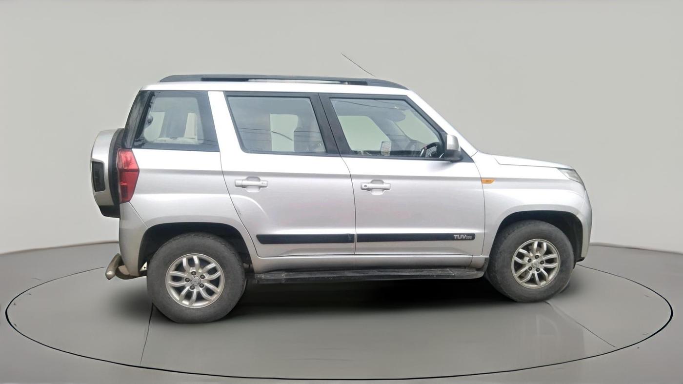 2017 Mahindra TUV300 T8, Diesel, Manual, 92,217 km, exterior