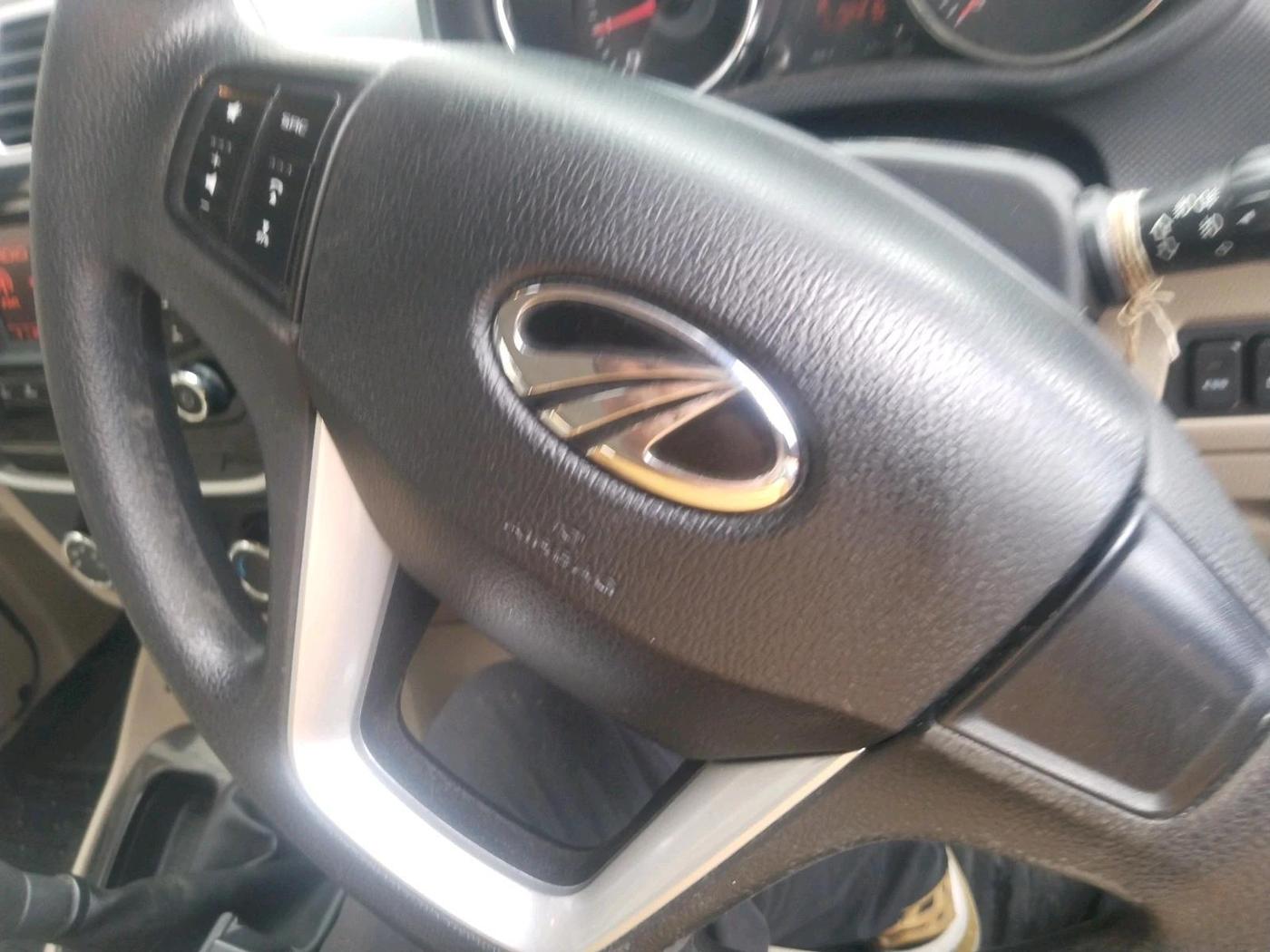 2017 Mahindra TUV300 T8, Diesel, Manual, 92,217 km, interior