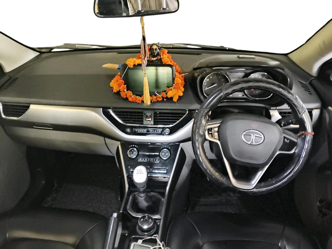 2018 Tata NEXON XZ PLUS PETROL, CNG, Manual, 1,22,704 km, interior