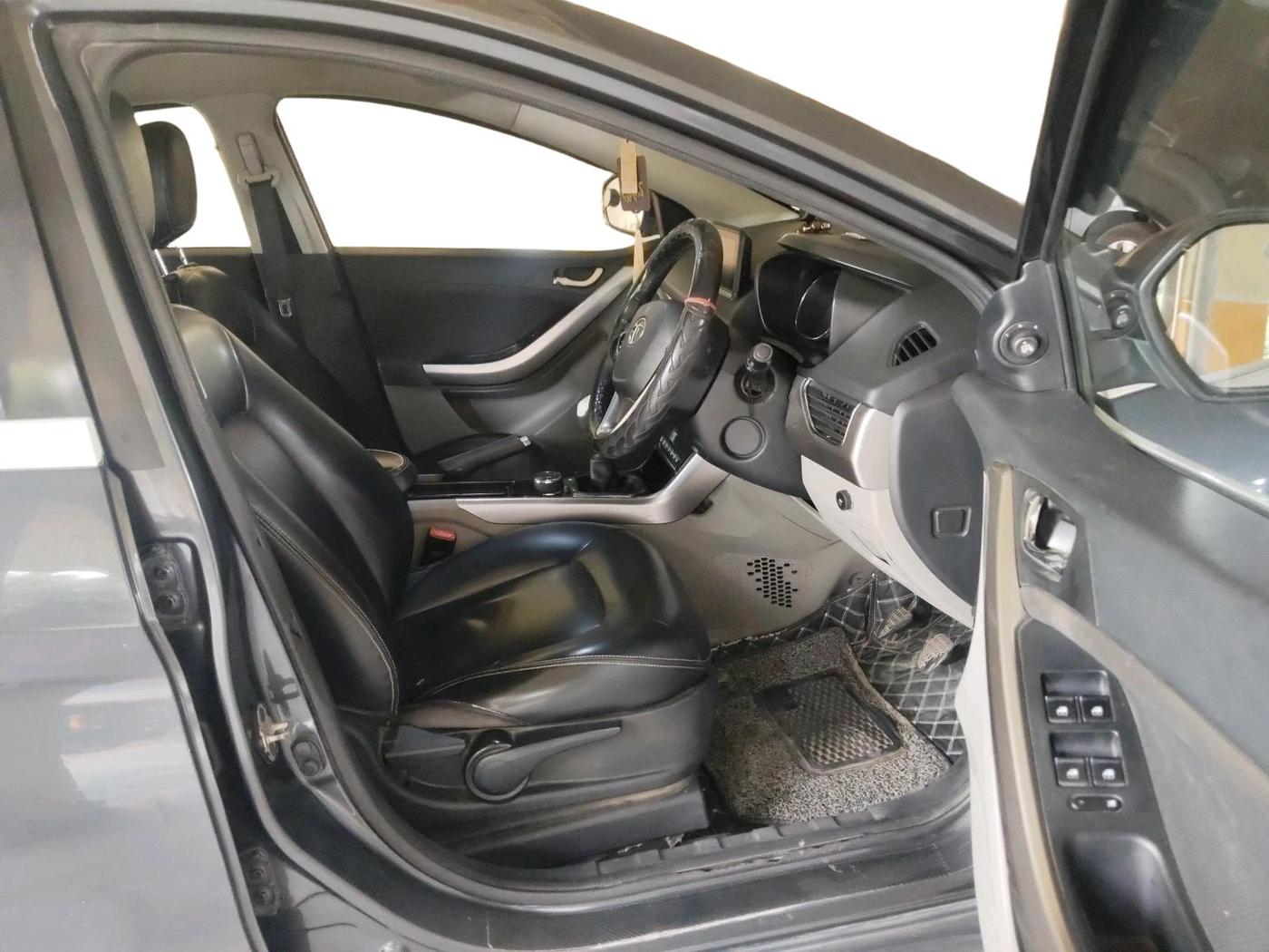 2018 Tata NEXON XZ PLUS PETROL, CNG, Manual, 1,22,704 km, interior