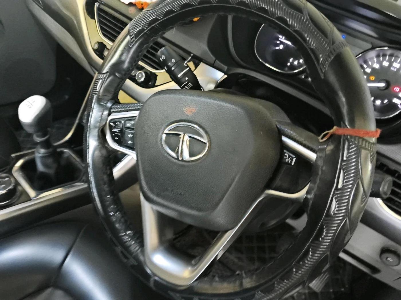 2018 Tata NEXON XZ PLUS PETROL, CNG, Manual, 1,22,704 km, interior