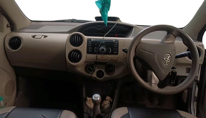 2015 Toyota Etios Liva V, Petrol, Manual, 69,812 km, interior