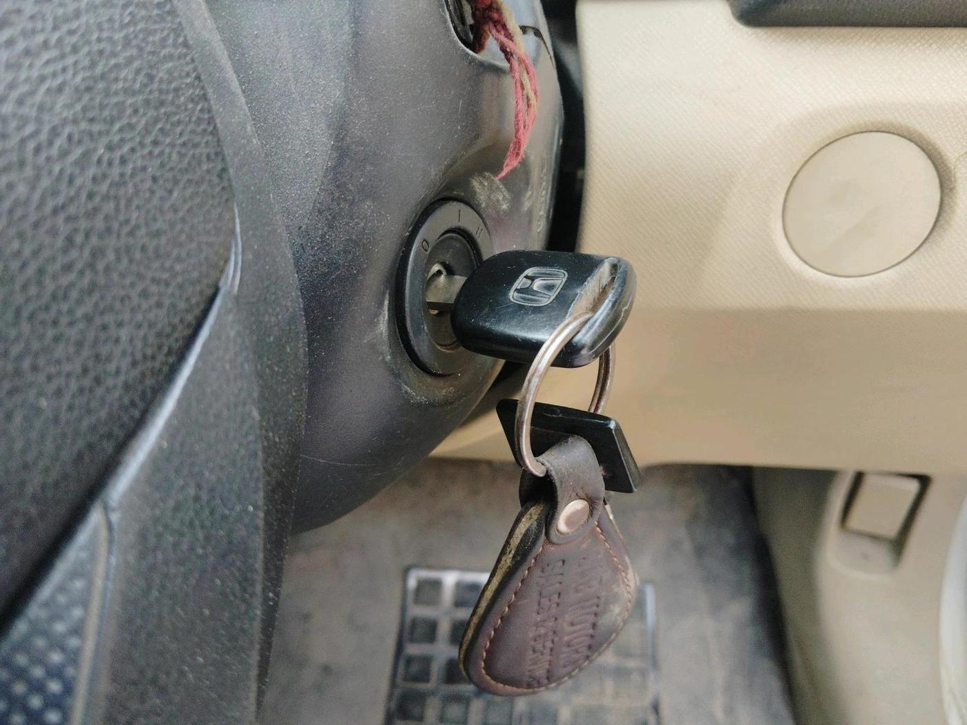 2016 Honda Amaze 1.2L I-VTEC E, CNG, Manual, 1,06,638 km, interior