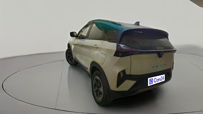 2024 Tata NEXON FEARLESS + SUNROOF DCA DUAL TONE 1.2 PETROL, Petrol, Automatic, 49,646 km, exterior