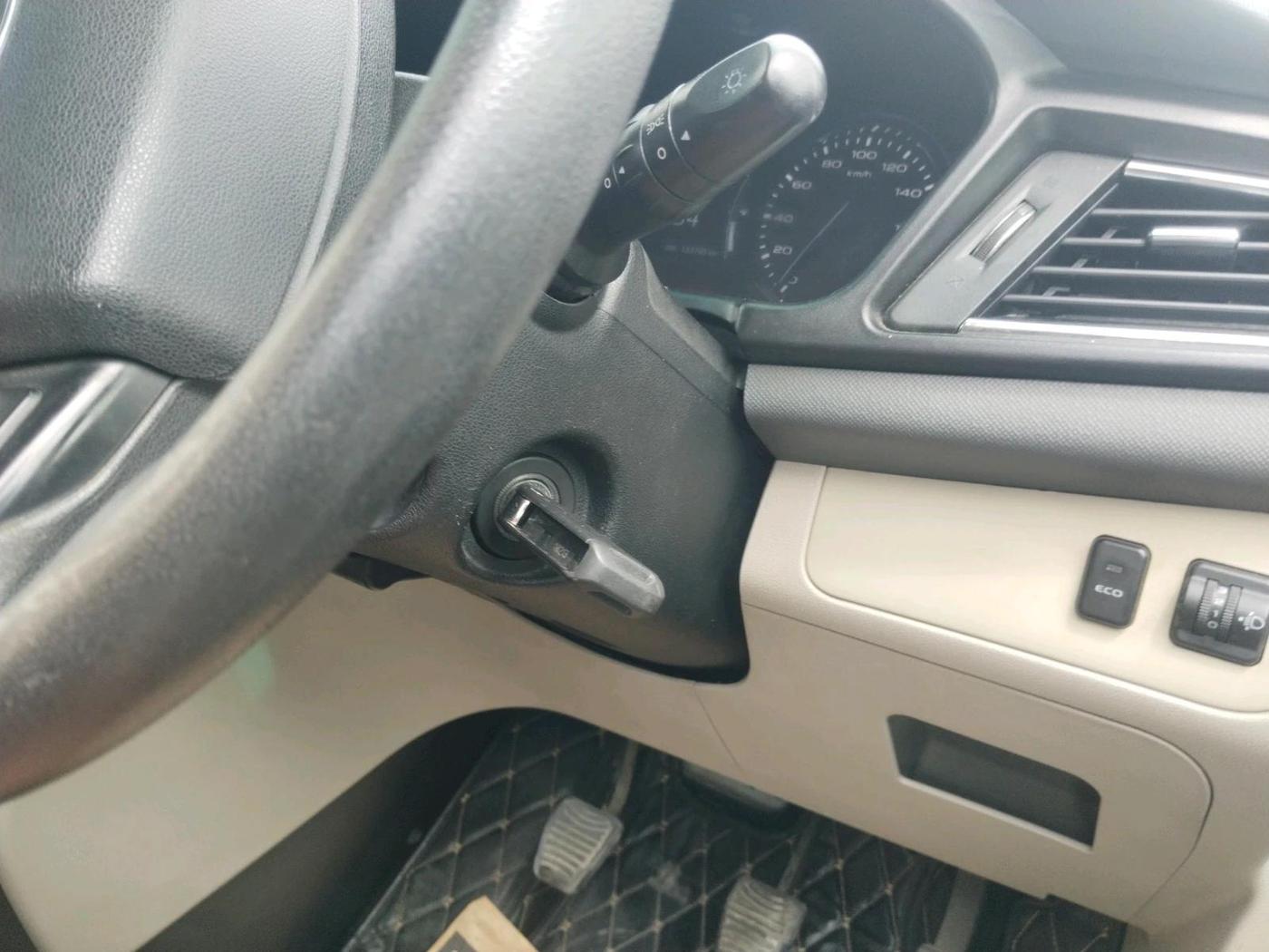 2018 Mahindra MARAZZO M6 7 STR, Diesel, Manual, 1,13,705 km, interior