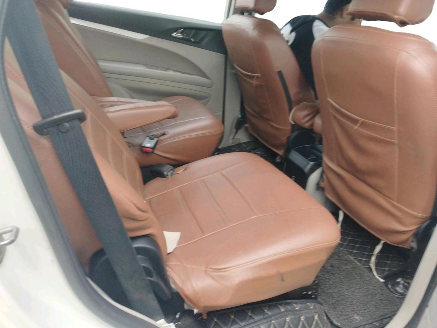 2018 Mahindra MARAZZO M6 7 STR, Diesel, Manual, 1,13,705 km, interior