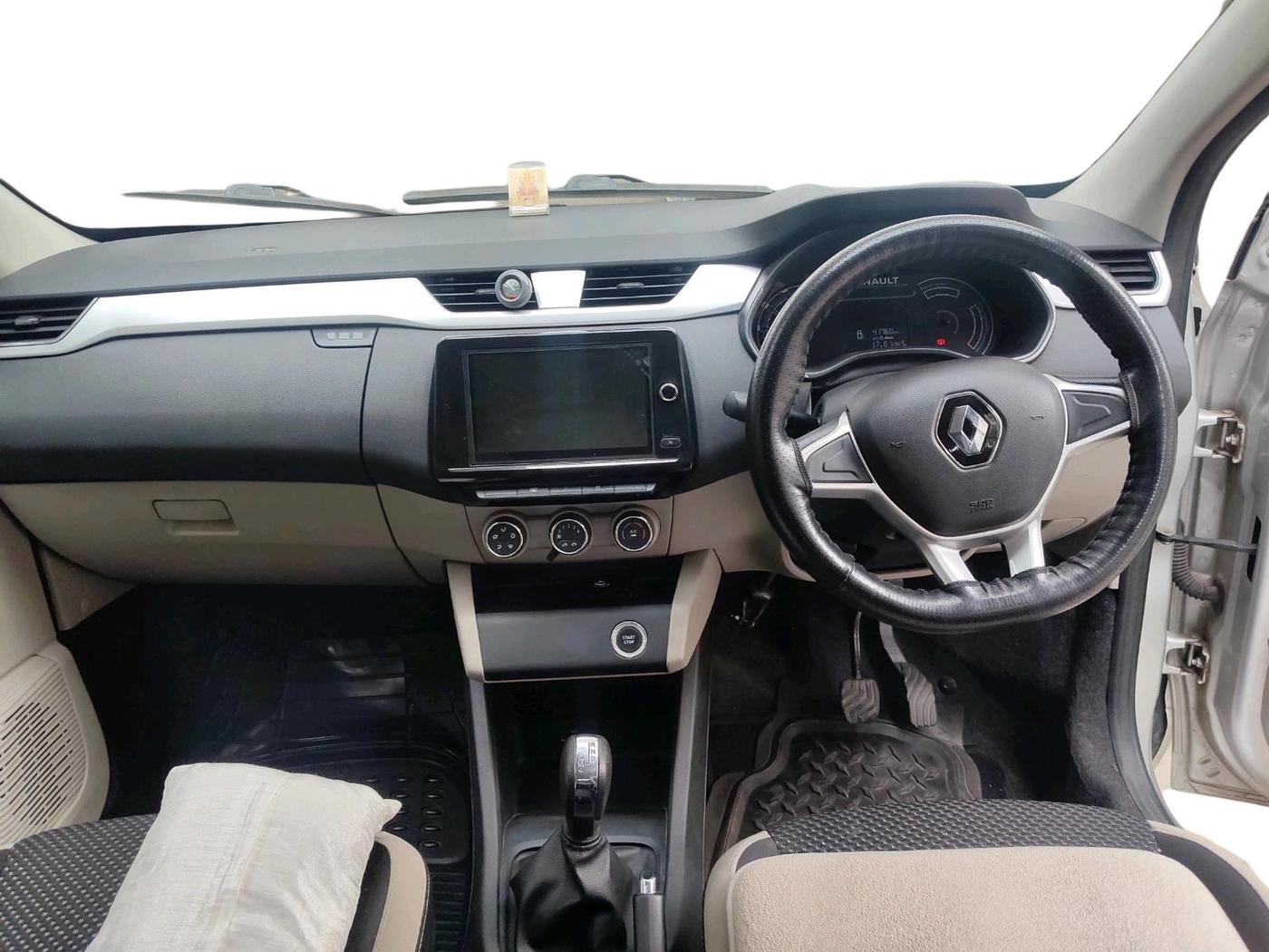 2020 Renault TRIBER RXZ AMT, Petrol, Automatic, 41,760 km, interior