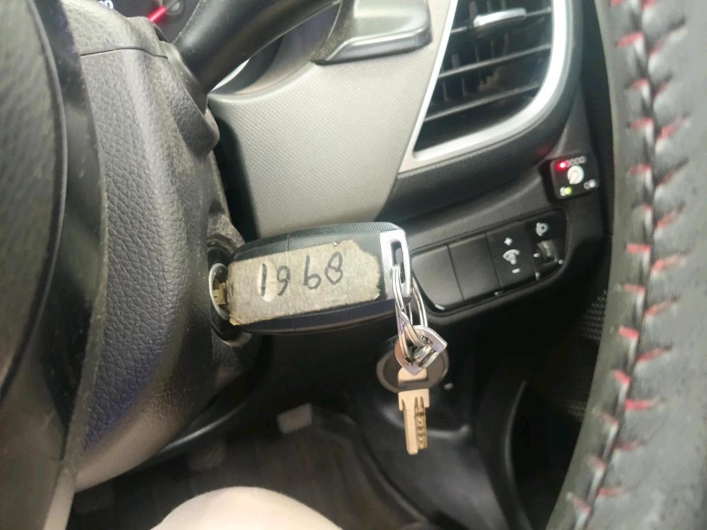 2019 KIA SELTOS HTK 1.5 PETROL, CNG, Manual, 19,680 km, interior