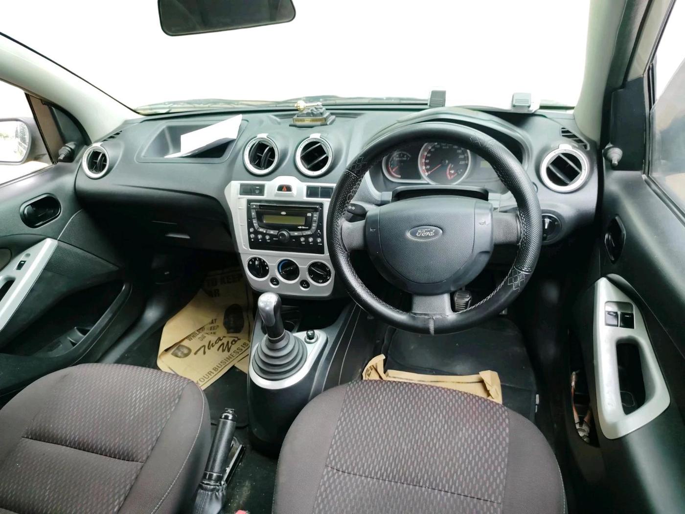2012 Ford Figo ZXI 1.2 PETROL, Petrol, Manual, 59,658 km, interior